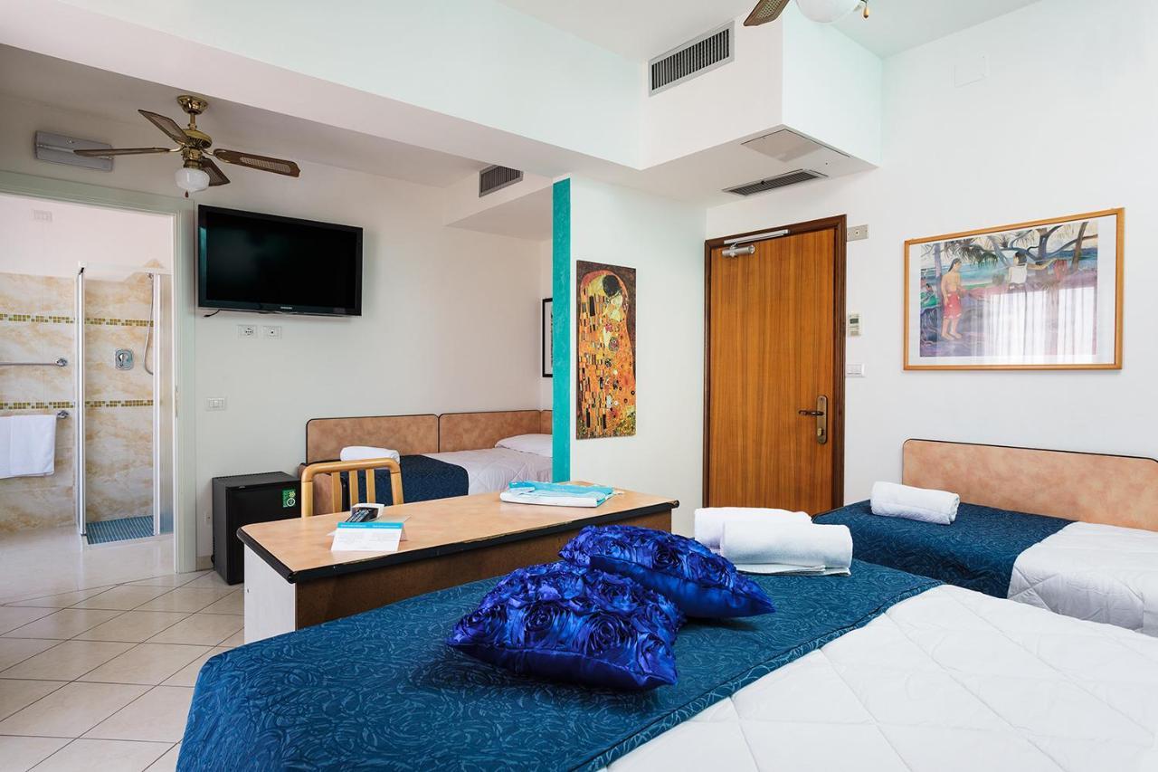 Hotel Albatros Rimini Bagian luar foto