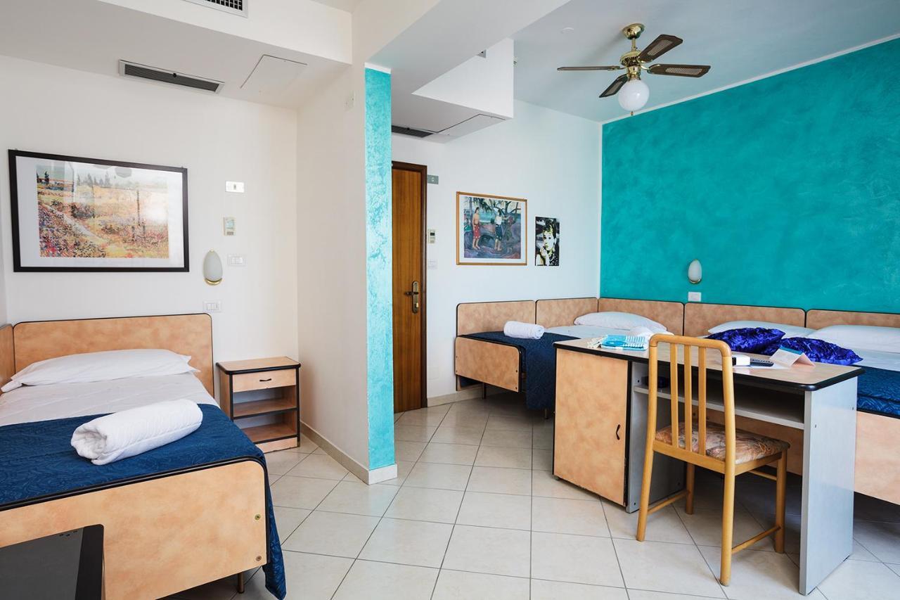Hotel Albatros Rimini Bagian luar foto